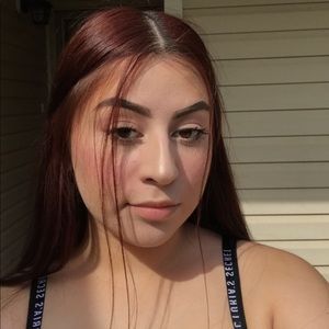 Meet your Posher, Anahi